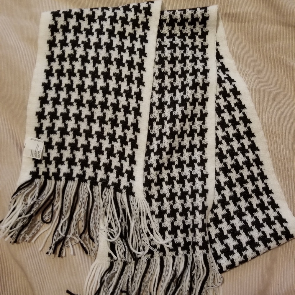 BEAUTIFUL SCARF